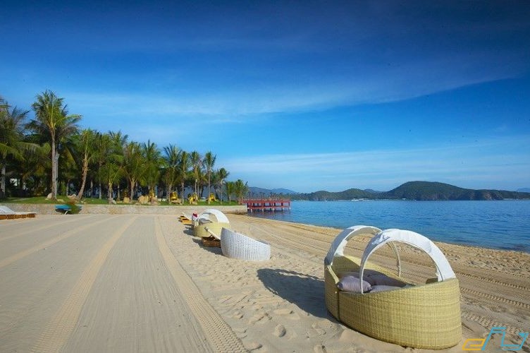 Địa điểm du lịch Nha Trang: đảo hòn tằm
