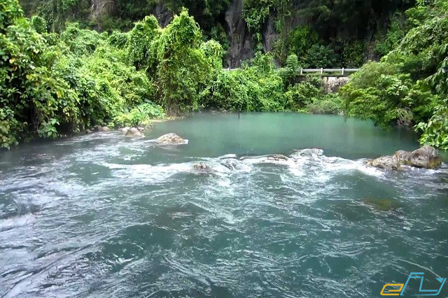 điểm du lịch Quảng Bình thu hút khách: suối khoáng nóng bang