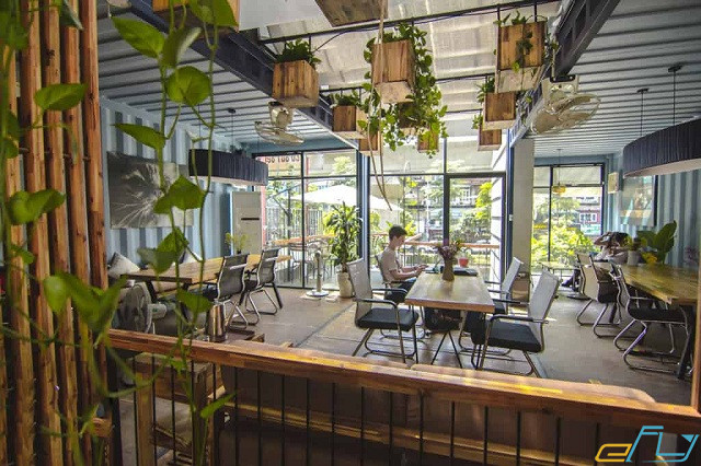 15 quán cà phê Hà Nội: Adapter Workspace & Coffee